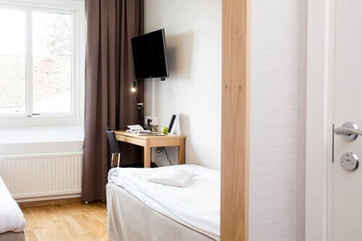 Room 20 of 49