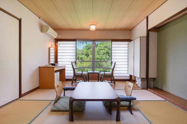 Room 22 of 60
