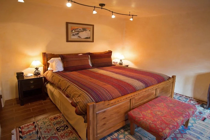 Room 5 of 11
