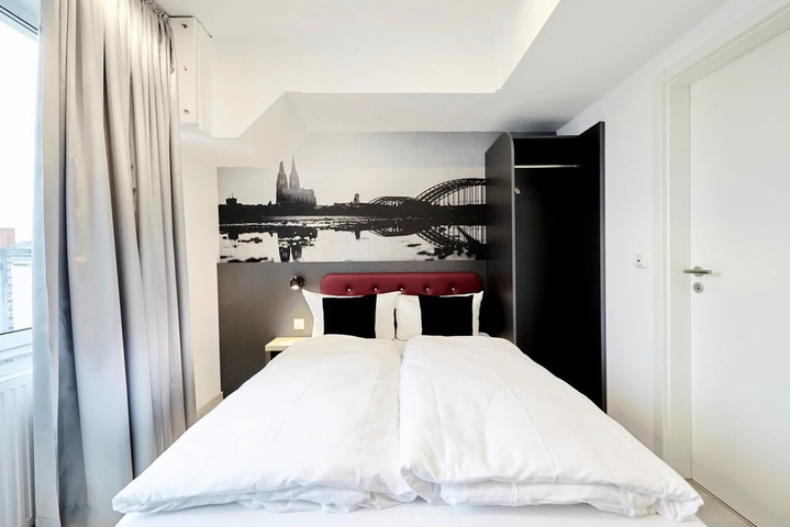Room 5 of 27