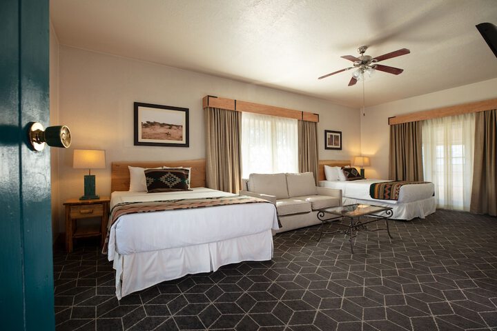 Room 32 of 75