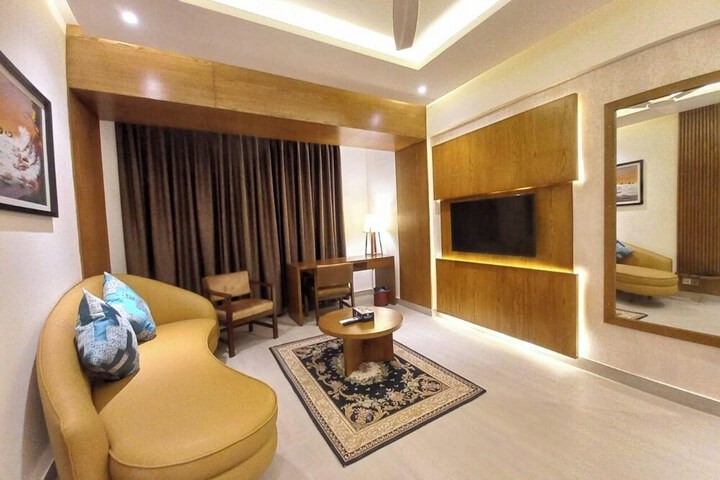 Room 14 of 22