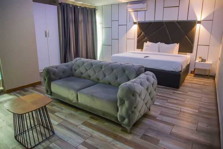 Room 5 of 14