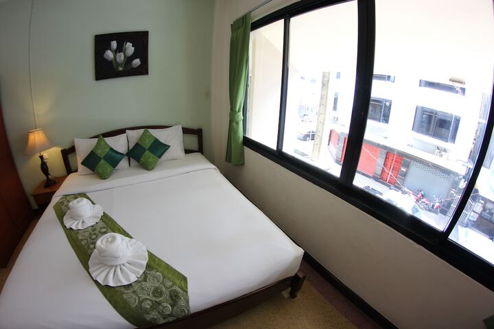 Room 14 of 50