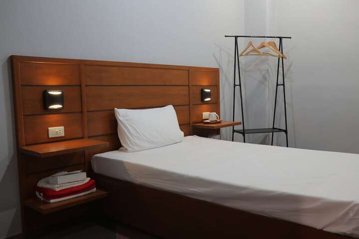 Room 11 of 42