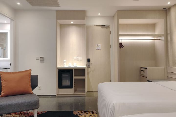 Room 2 of 59