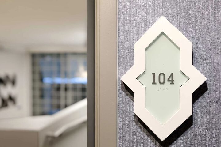 Room 29 of 87