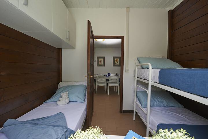Room 12 of 50