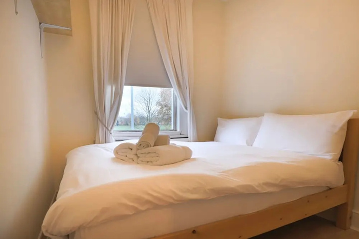 Room 6 of 20