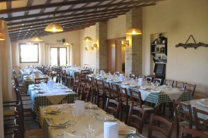 Dining 16 of 37