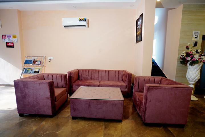 Hotel Interior 7 of 37