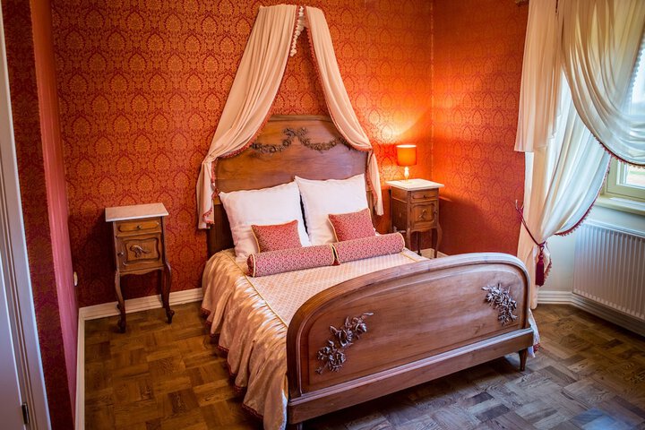 Room 21 of 80