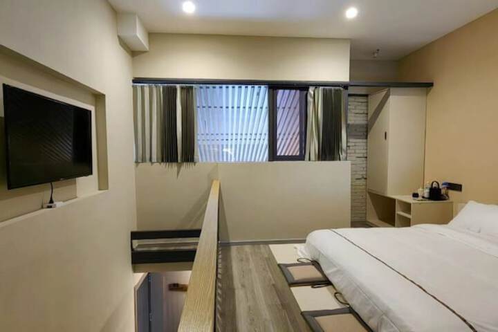 Room 10 of 131