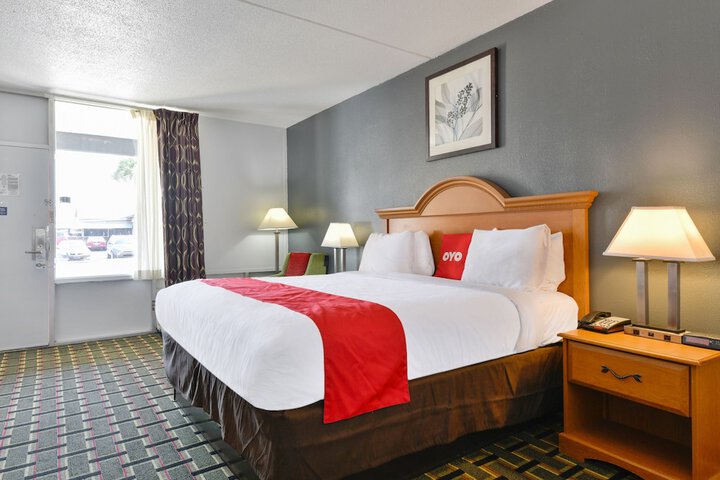 1 King Bed (15 of 16)