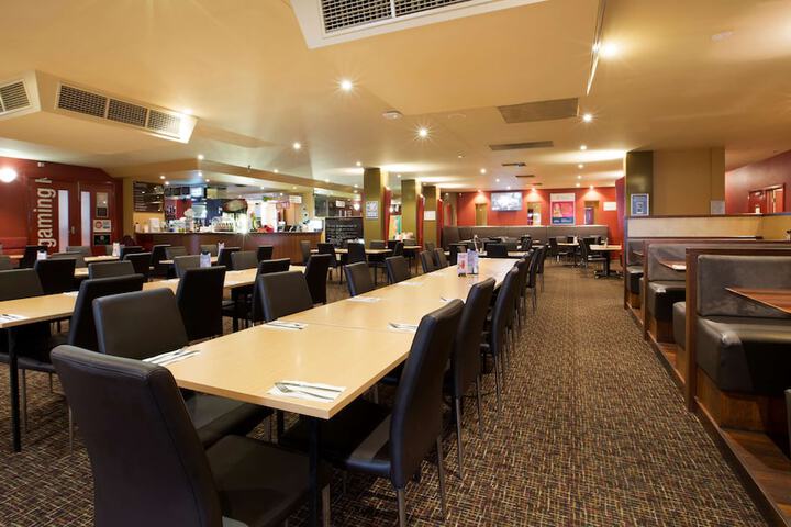 Dining 52 of 68