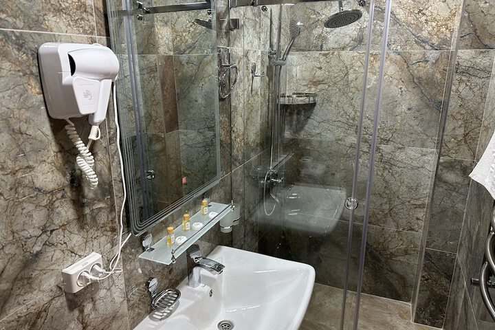 Room 54 of 69