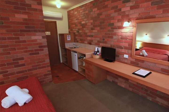 Room 8 of 43
