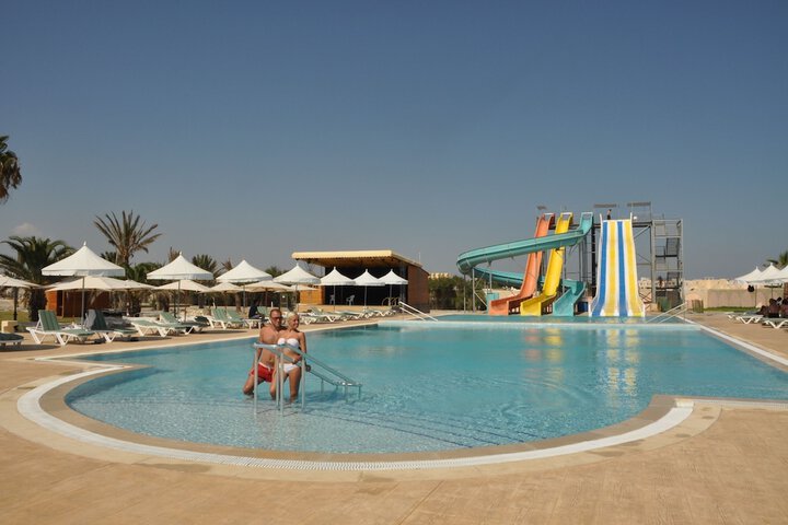 Hotel with Pool