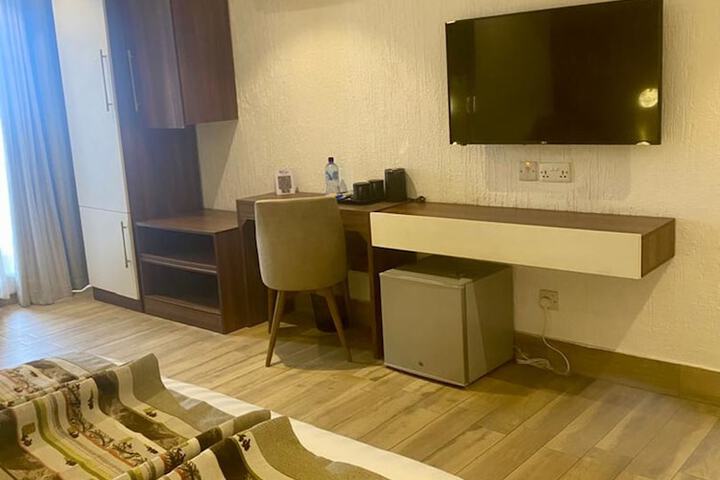 Room 7 of 30
