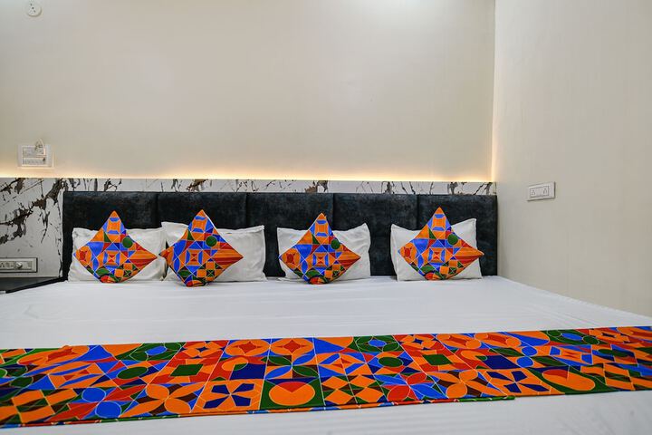 Room 12 of 20