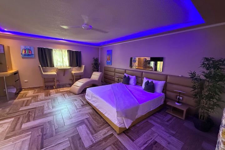 Room 45 of 157