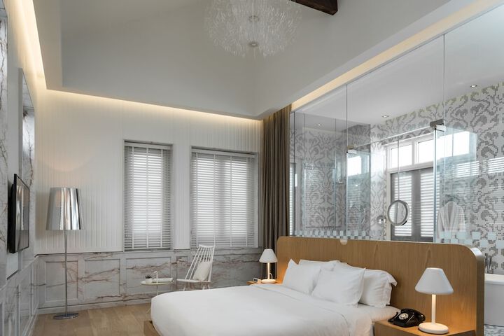 Room 20 of 34
