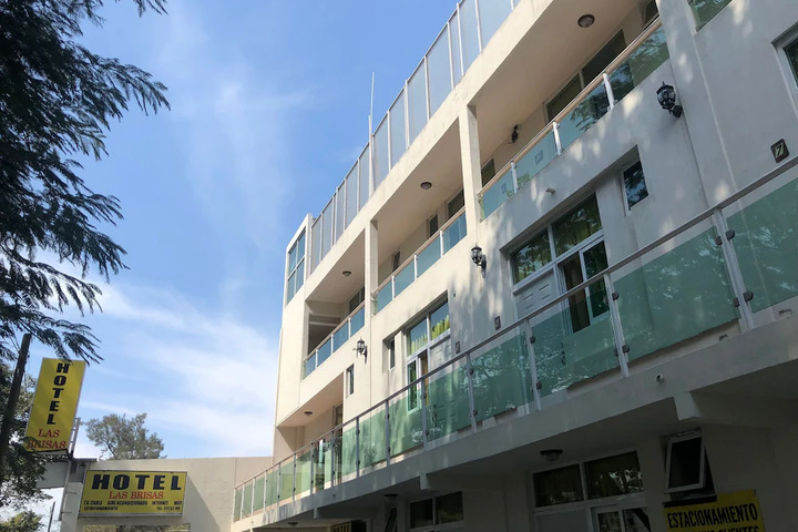 HOTEL LAS BRISAS