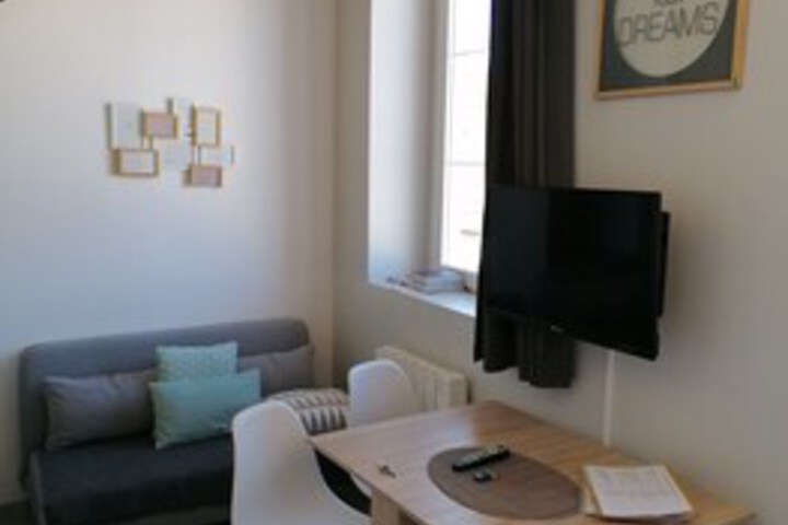 Room 18 of 48