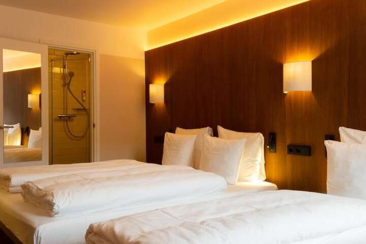 Room 45 of 71