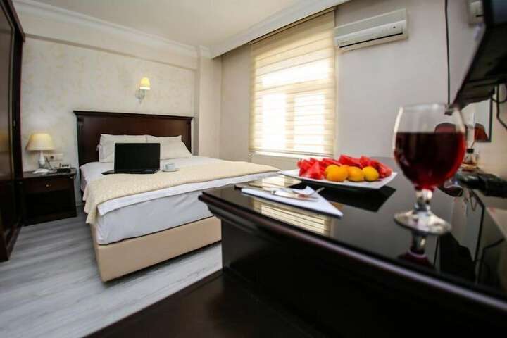 Room 9 of 22