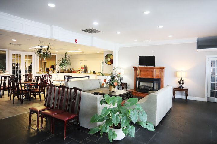 Greenville Inn and Suites in Greenville, SC