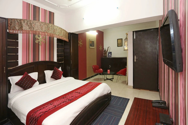Room 3 of 17