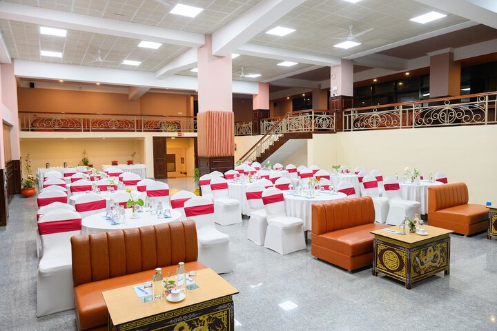 Ballroom/Hall 64 of 70