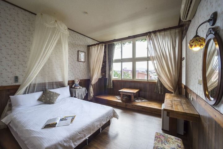 Room 3 of 49