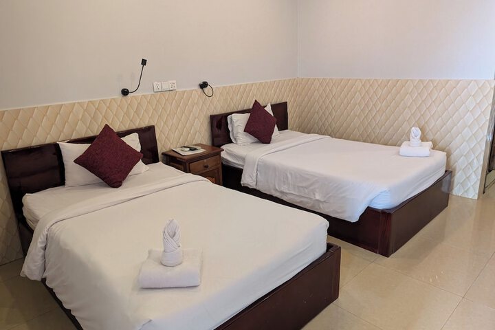 Room 4 of 24