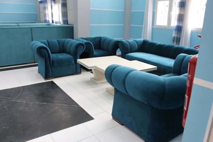 Lounge 47 of 56