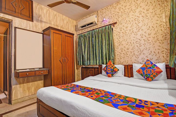 Room 12 of 27