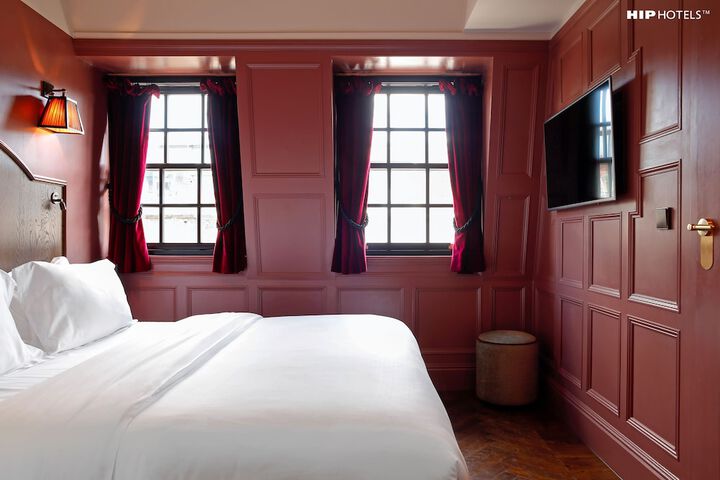 Room 33 of 69