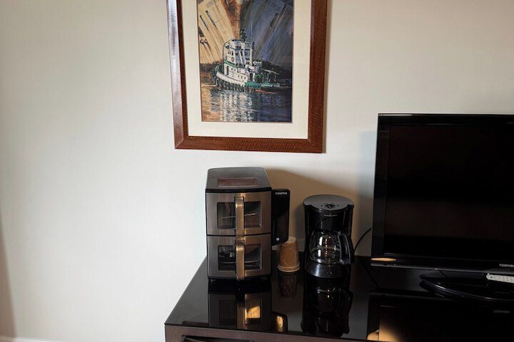 Room 30 of 38
