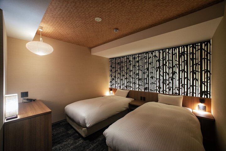 Room 27 of 66