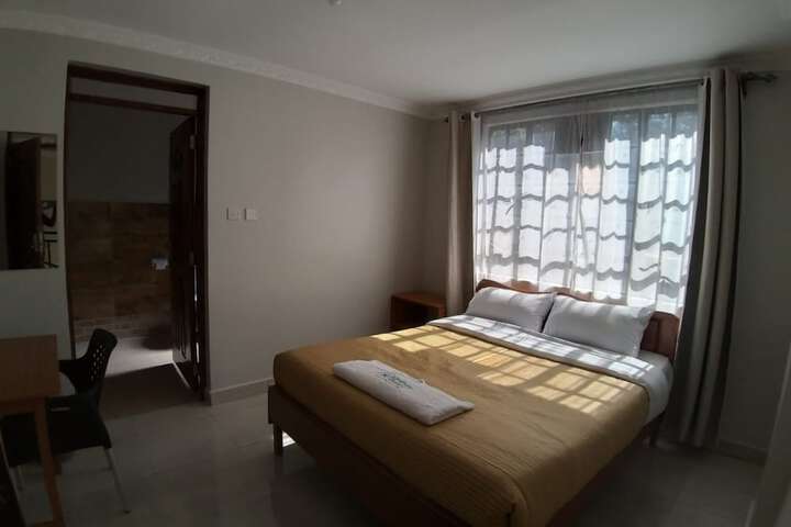 Room 13 of 37