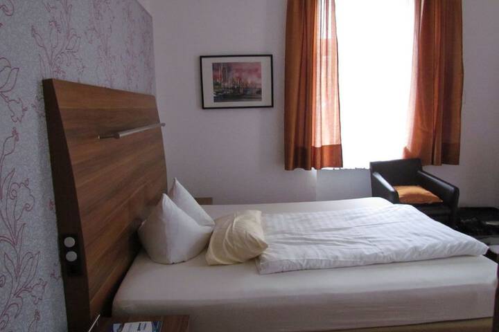 Room 14 of 35