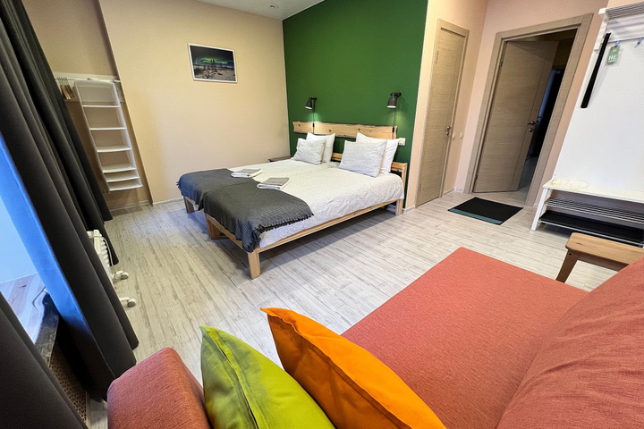 Room 10 of 17