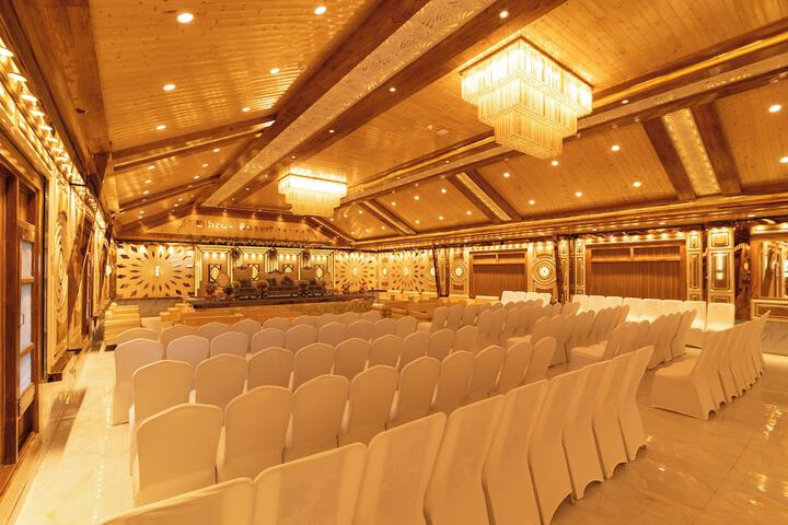 Ballroom/Hall 73 of 91