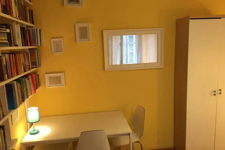 Room 6 of 20
