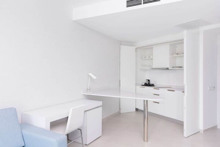 Room 32 of 282