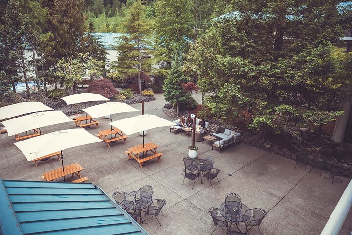 Hotel Exterior 123 of 126