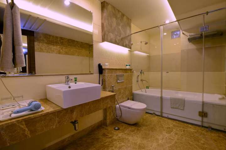 Room 18 of 21