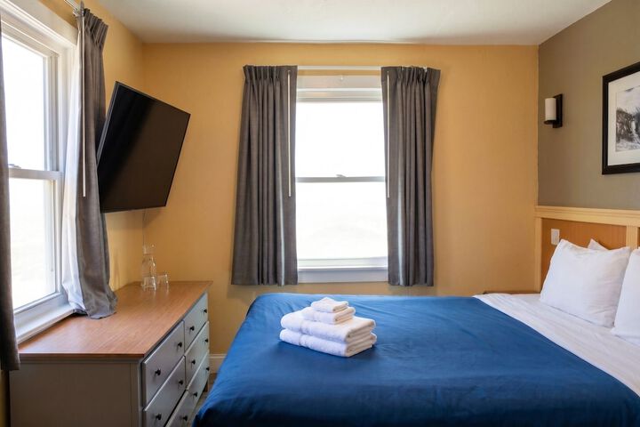 Room 46 of 112