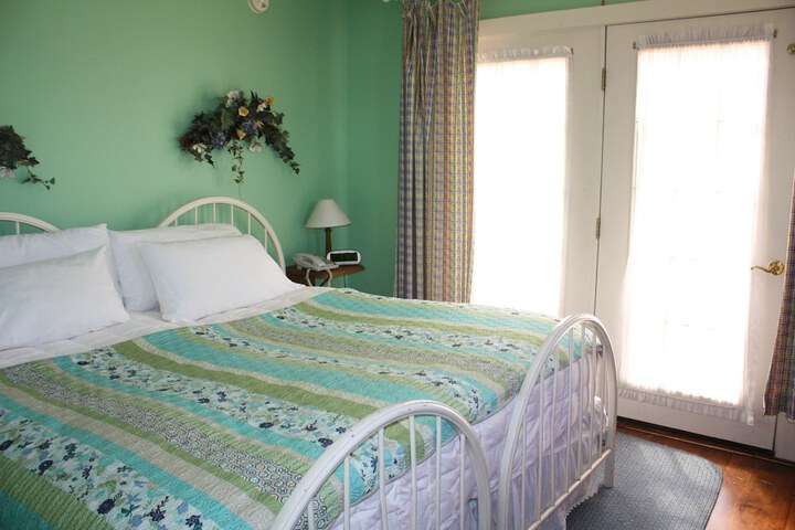Room 10 of 41